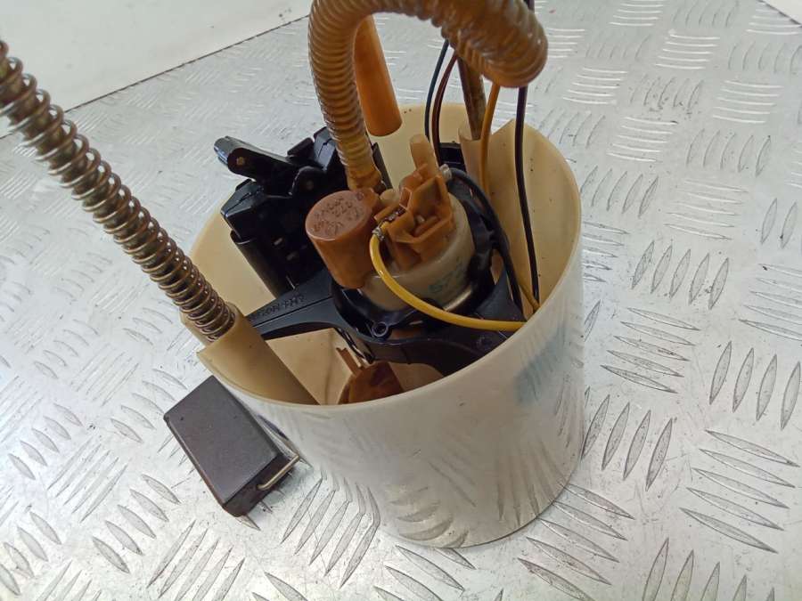 1K0919050J Колба в бак Skoda Octavia A5 restailing 2010г. | Фото № 7 1K0919050J Колба в бак Skoda Octavia A5 restailing 2010г. - Фото 7