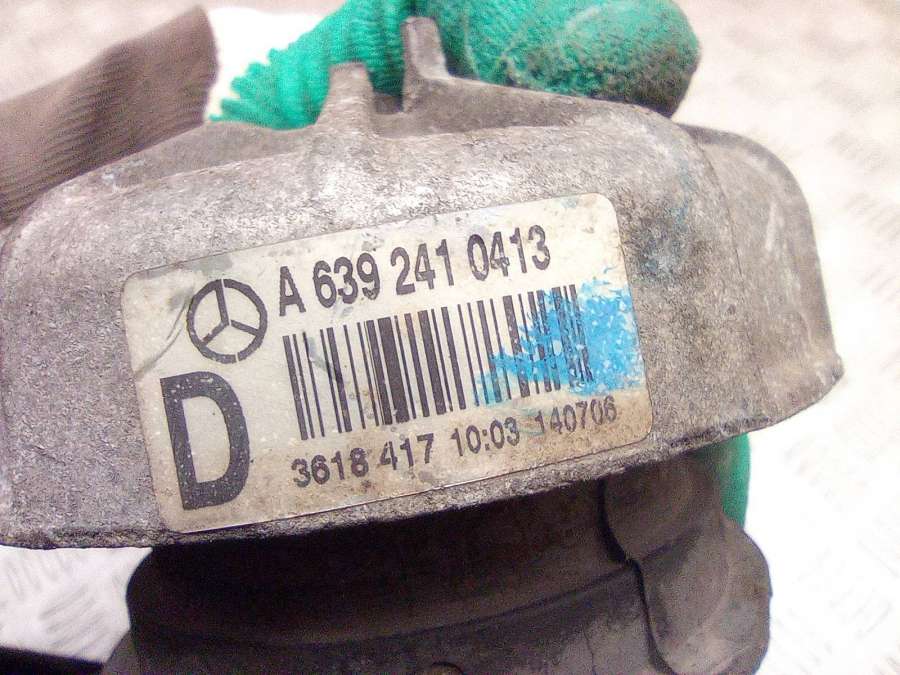 63924104136392410513A6392410413A6392410513 Подушка крепления двигателя  Mercedes-Benz Sprinter W906 2010г. | Фото № 6  63924104136392410513A6392410413A6392410513 Подушка крепления двигателя  Mercedes-Benz Sprinter W906 2010г. - Фото 6