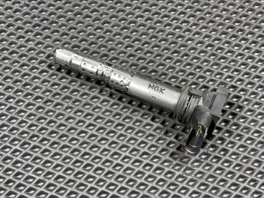 07C905715AL1FA3E Катушка зажигания  Audi A8 D3/4E 2006г. | Фото № 3  07C905715AL1FA3E Катушка зажигания  Audi A8 D3/4E 2006г. - Фото 3