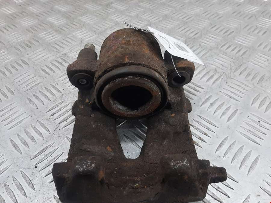 Суппорт передний левый Volkswagen Golf 5 (2003-2008) Хетчбэк 3дв. 2003г. | Фото № 5 Суппорт передний левый Volkswagen Golf 5 (2003-2008) Хетчбэк 3дв. 2003г. - Фото 5