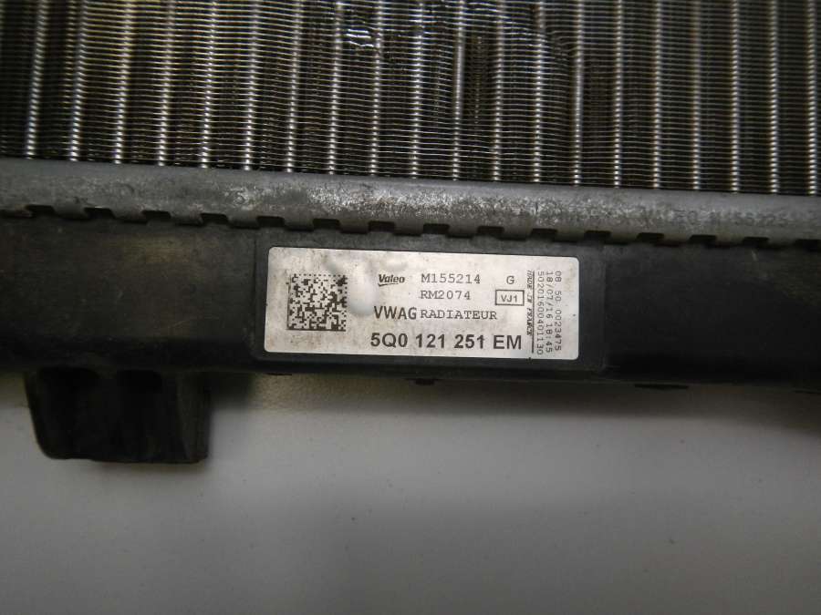 5Q0121251EM Радиатор охлаждения основной Volkswagen Passat 0000г. | Фото № 2 5Q0121251EM Радиатор охлаждения основной Volkswagen Passat 0000г. - Фото 2