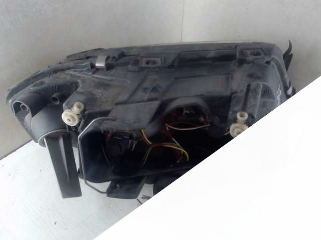 Фара,лево,перед Audi A6 (C5) (1997 - 2004) Универсал 2003г. | Фото № 4 Фара,лево,перед Audi A6 (C5) (1997 - 2004) Универсал 2003г. - Фото 4