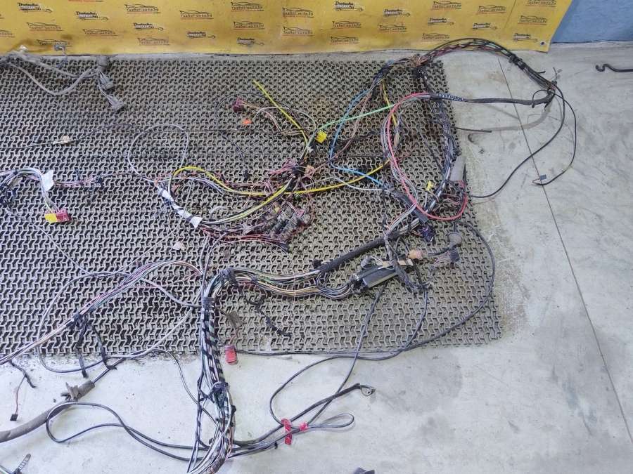 Проводка Audi A4 Универсал 1996г. | Фото № 19 Проводка Audi A4 Универсал 1996г. - Фото 19