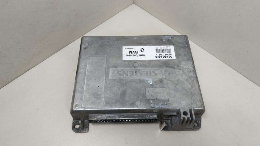 SIEMENSBVMHOM77007318027700859511S100811102E Блок управления двигателем Renault 19 2 1995г. | Фото № 1 SIEMENSBVMHOM77007318027700859511S100811102E Блок управления двигателем Renault 19 2 1995г. - Фото 1
