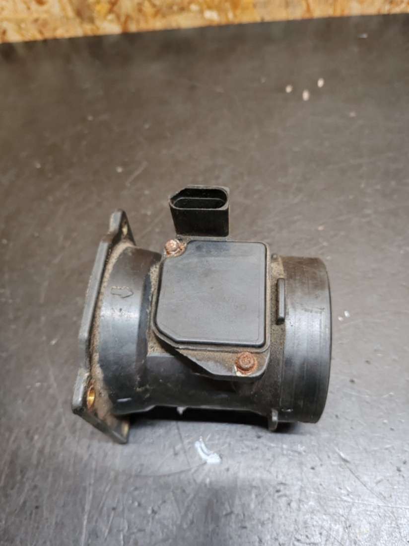 Расходомер Audi A6 C5 (S6,RS6) 1998г. | Фото № 1 Расходомер Audi A6 C5 (S6,RS6) 1998г. - Фото 1