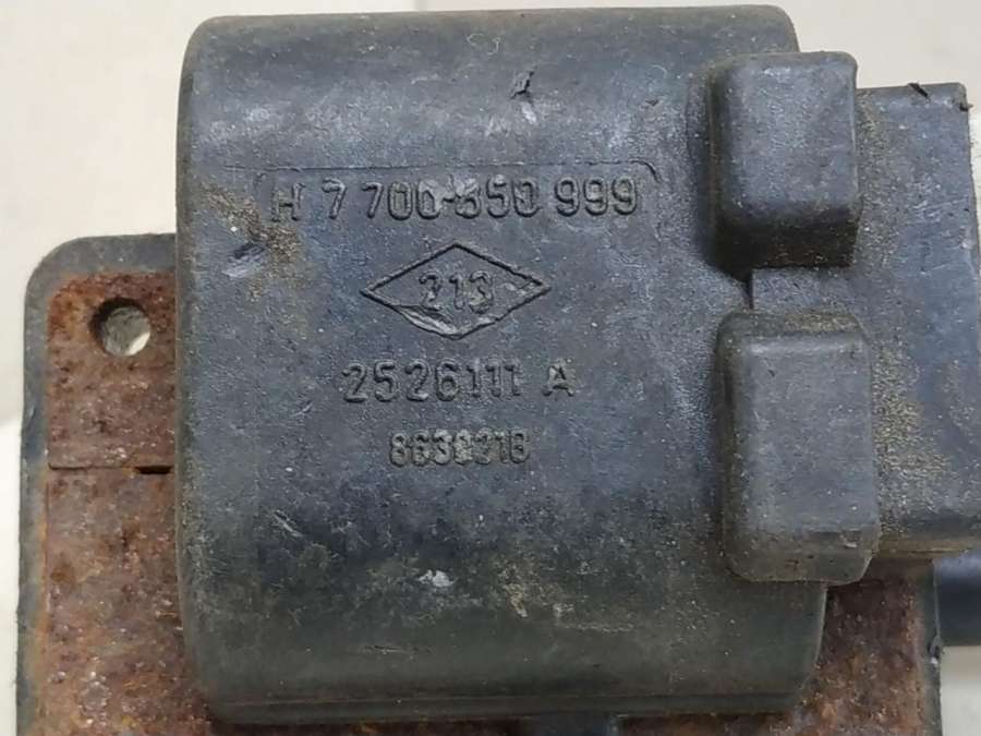 77008509992526111A Катушка зажигания Renault Safrane 1998г. | Фото № 6 77008509992526111A Катушка зажигания Renault Safrane 1998г. - Фото 6