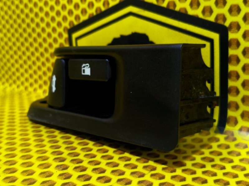 6460633030 Ручка открывания лючка топливного бака  Toyota Corolla ZRE181 2013г. | Фото № 2  6460633030 Ручка открывания лючка топливного бака  Toyota Corolla ZRE181 2013г. - Фото 2