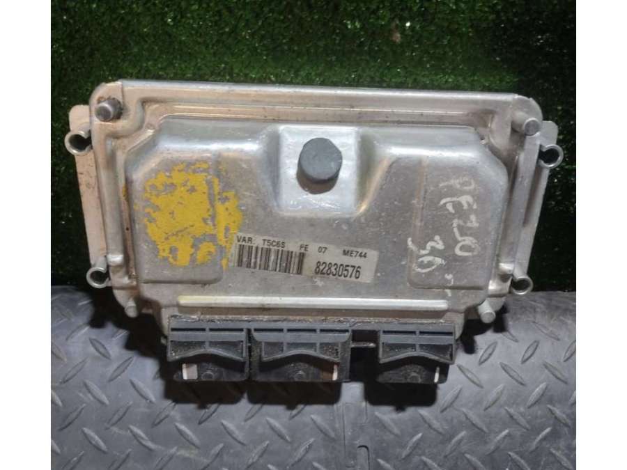 9647480580 Блок управления двигателем  Peugeot 307 2003г. | Фото № 2  9647480580 Блок управления двигателем  Peugeot 307 2003г. - Фото 2