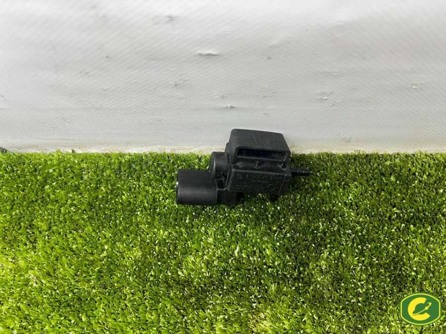 037906283C Клапан электромагнитный  Audi A4 2011г. | Фото № 2  037906283C Клапан электромагнитный  Audi A4 2011г. - Фото 2