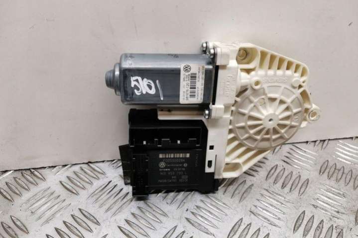 F005S00294 Моторчик стеклоподъемника Volkswagen Passat B7 (2010-2015) 2010г. | Фото № 2 F005S00294 Моторчик стеклоподъемника Volkswagen Passat B7 (2010-2015) 2010г. - Фото 2