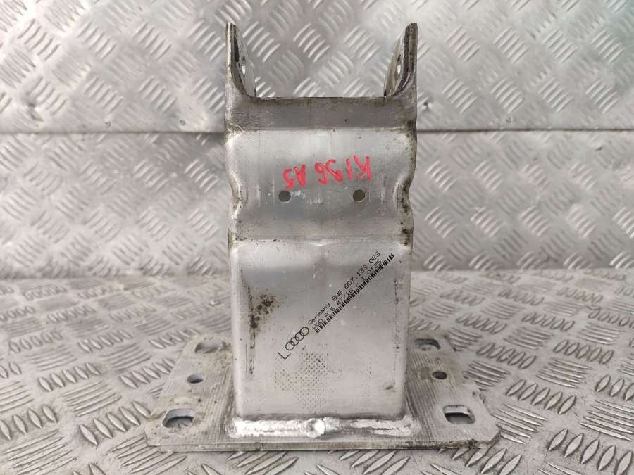 8w6807133 Кронштейн усилителя бампера переднего (домик)  Audi A5 (S5,RS5) 2 2019г. | Фото № 1  8w6807133 Кронштейн усилителя бампера переднего (домик)  Audi A5 (S5,RS5) 2 2019г. - Фото 1