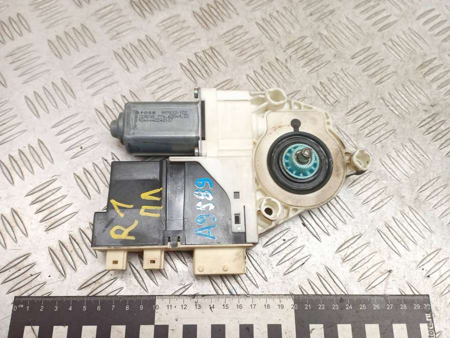 7746004902996395103997833102 Моторчик стеклоподъемника передний левый  Citroen C5 2002г. | Фото № 1  7746004902996395103997833102 Моторчик стеклоподъемника передний левый  Citroen C5 2002г. - Фото 1