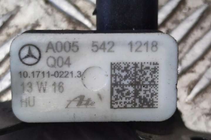 W212 A0055421218 Датчик удара  Mercedes E W212/S212/C207/A207 (2009-2013) 2009г. | Фото № 2  W212 A0055421218 Датчик удара  Mercedes E W212/S212/C207/A207 (2009-2013) 2009г. - Фото 2