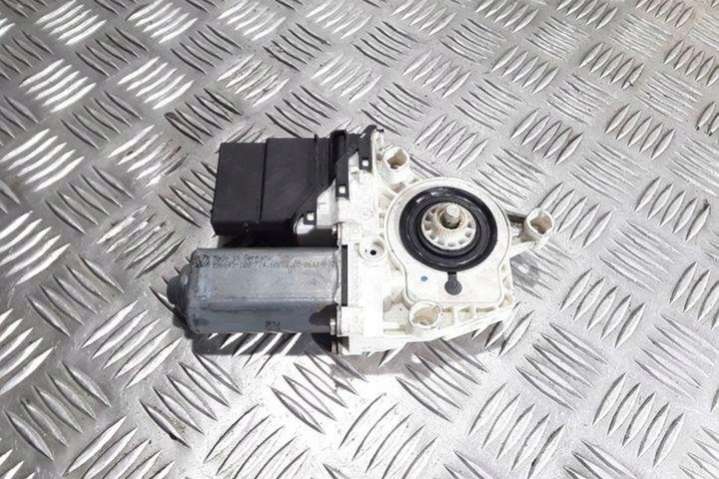 1K0959703B Моторчик стеклоподъемника Seat Toledo 3 поколение (2004-2009) 2004г. | Фото № 1 1K0959703B Моторчик стеклоподъемника Seat Toledo 3 поколение (2004-2009) 2004г. - Фото 1