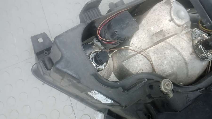 Фара левая MERCEDES BENZ SPRINTER 2 2006г. | Фото № 13 Фара левая MERCEDES BENZ SPRINTER 2 2006г. - Фото 13