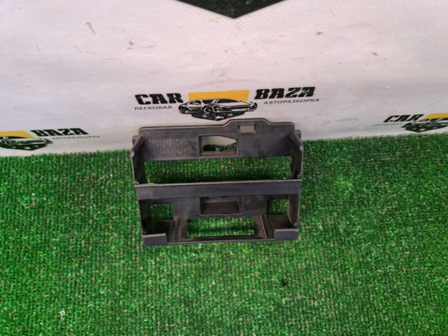 6Q1971502B  Кронштейн блока комфорта   Seat Ibiza III 2007г. | Фото № 3  6Q1971502B  Кронштейн блока комфорта   Seat Ibiza III 2007г. - Фото 3