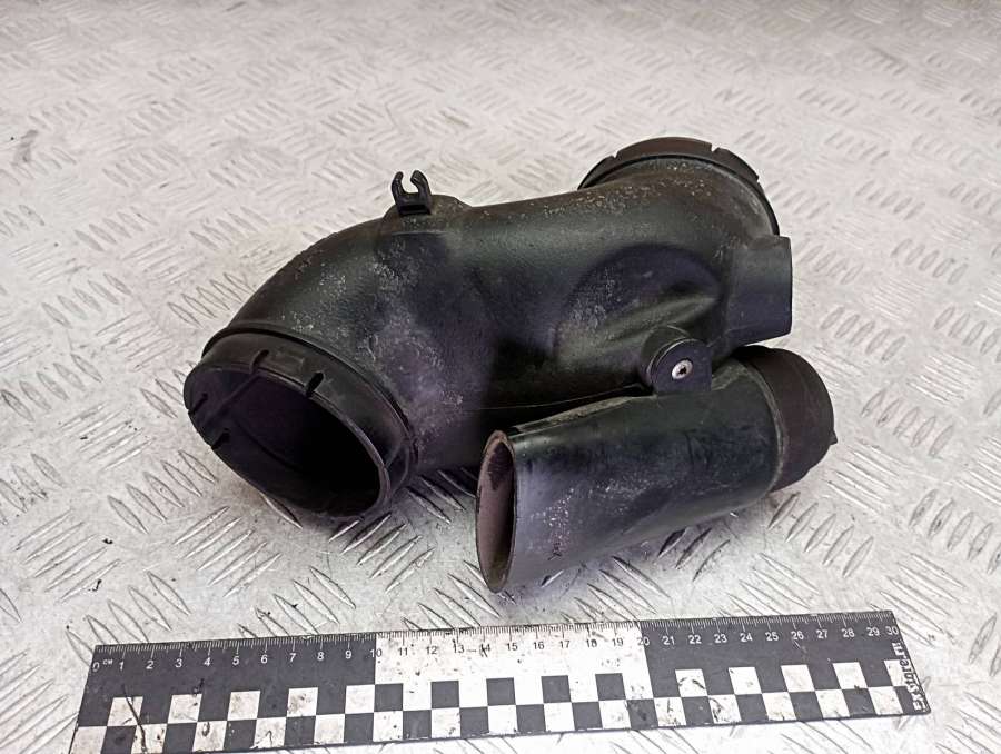 MR481402 Воздухозаборник  Mitsubishi Montero 3 2001г. | Фото № 2  MR481402 Воздухозаборник  Mitsubishi Montero 3 2001г. - Фото 2