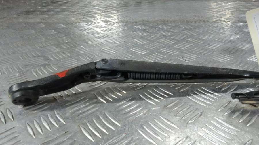 80008647 Щеткодержатель (поводок стеклоочистителя, дворник) Nissan Primera 2004г. | Фото № 3 80008647 Щеткодержатель (поводок стеклоочистителя, дворник) Nissan Primera 2004г. - Фото 3