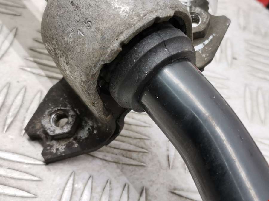 Стабилизатор подвески передний (поперечной устойчивости) Volkswagen Passat 7 (2012-2015) Седан 2011г. | Фото № 3 Стабилизатор подвески передний (поперечной устойчивости) Volkswagen Passat 7 (2012-2015) Седан 2011г. - Фото 3