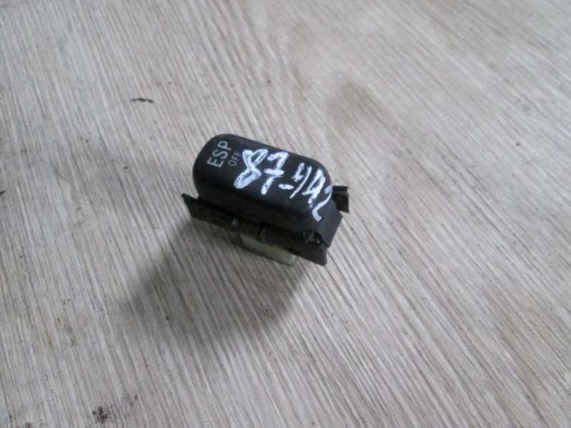 Кнопка антипробуксовочной системы (ABS/ESP)  Mercedes E W210 2001г. | Фото № 1   Кнопка антипробуксовочной системы (ABS/ESP)  Mercedes E W210 2001г. - Фото 1