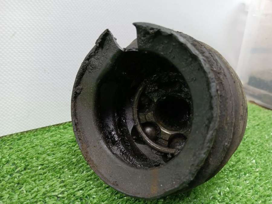 2K0407271E Полуось передняя левая (приводной вал, шрус)  Volkswagen Caddy 3 2010г. | Фото № 2  2K0407271E Полуось передняя левая (приводной вал, шрус)  Volkswagen Caddy 3 2010г. - Фото 2