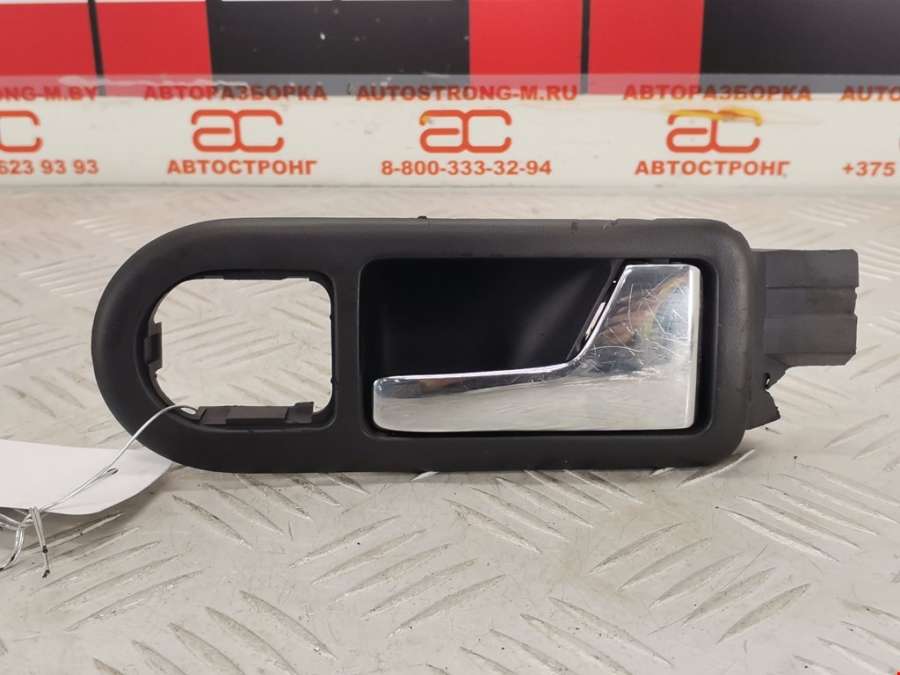 3B2837114 Ручка двери внутренняя передняя правая Volkswagen Passat 5 GP (2000-2005) Седан 2004г. | Фото № 1 3B2837114 Ручка двери внутренняя передняя правая Volkswagen Passat 5 GP (2000-2005) Седан 2004г. - Фото 1