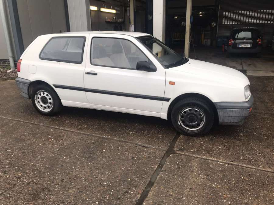 1H0809961 Подкрылок (защита крыла) передний левый Volkswagen Golf 3 (1991-1999) Хетчбэк 3дв. 1995г. | Фото № 11 1H0809961 Подкрылок (защита крыла) передний левый Volkswagen Golf 3 (1991-1999) Хетчбэк 3дв. 1995г. - Фото 11