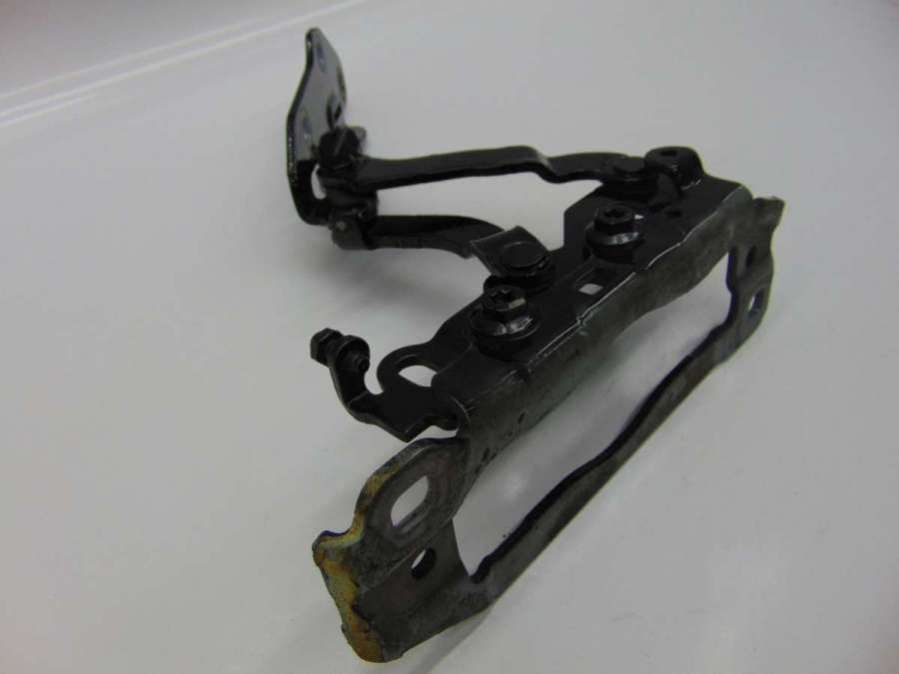 A2048800728 Петля капота левая  Mercedes E W212 2012г. | Фото № 4  A2048800728 Петля капота левая  Mercedes E W212 2012г. - Фото 4