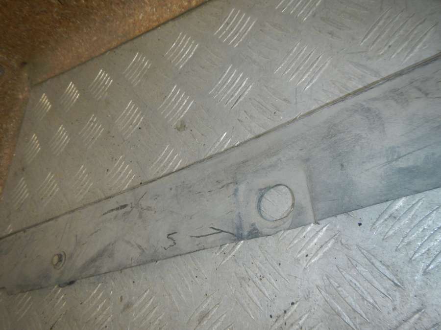 7585202050 Накладка порога наружная левая  Toyota Corolla 0000г. | Фото № 2  7585202050 Накладка порога наружная левая  Toyota Corolla 0000г. - Фото 2