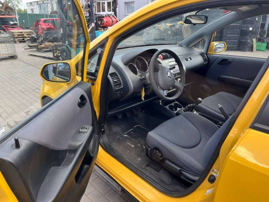 76840SAA014 Бачок омывателя  Honda Jazz 2005г. | Фото № 9  76840SAA014 Бачок омывателя  Honda Jazz 2005г. - Фото 9