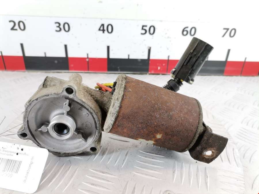 Сервопривод (электропривод моторчик привода) раздаточной коробки Mercedes ML-Class (W163) (1997-2005) Внедорожник 5дв. 2000г. | Фото № 1 Сервопривод (электропривод моторчик привода) раздаточной коробки Mercedes ML-Class (W163) (1997-2005) Внедорожник 5дв. 2000г. - Фото 1