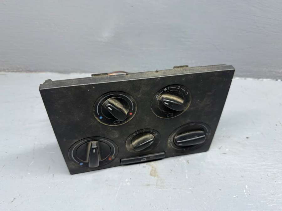 7D1819045L7D1919383 Блок управления печки / климат-контроля Volkswagen Transporter T4 1997г. | Фото № 2 7D1819045L7D1919383 Блок управления печки / климат-контроля Volkswagen Transporter T4 1997г. - Фото 2