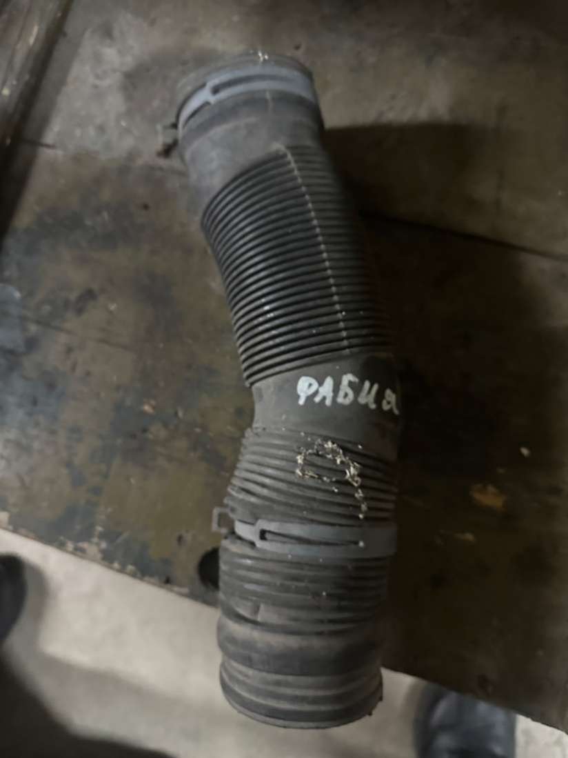 Патрубок воздушного фильтра Skoda Fabia 1 2000г. | Фото № 1 Патрубок воздушного фильтра Skoda Fabia 1 2000г. - Фото 1