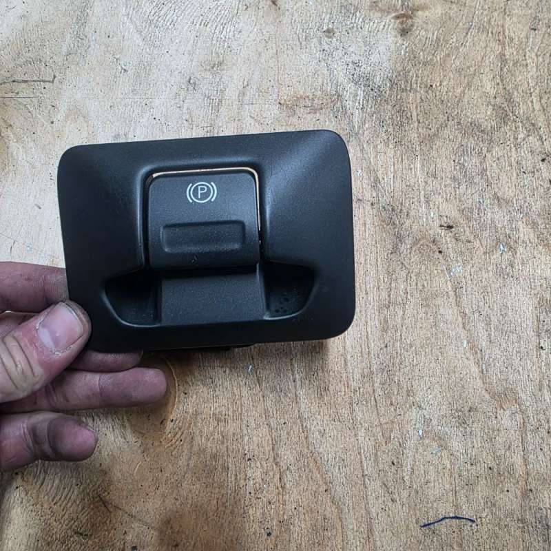 31433500 Кнопка ручного тормоза (ручника) Volvo XC60 1 2016г. | Фото № 2 31433500 Кнопка ручного тормоза (ручника) Volvo XC60 1 2016г. - Фото 2