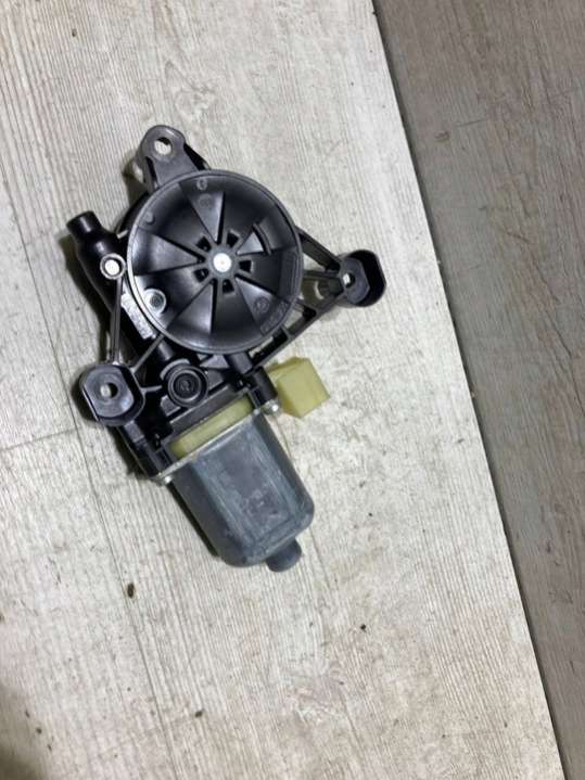 8W0959801 Моторчик стеклоподъемника Audi A4 B9 (2015-2019) 2015г. | Фото № 1 8W0959801 Моторчик стеклоподъемника Audi A4 B9 (2015-2019) 2015г. - Фото 1