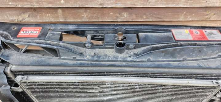 Передняя панель крепления облицовки (телевизор) Audi A4 B6 (2000-2005) 2000г. | Фото № 9 Передняя панель крепления облицовки (телевизор) Audi A4 B6 (2000-2005) 2000г. - Фото 9