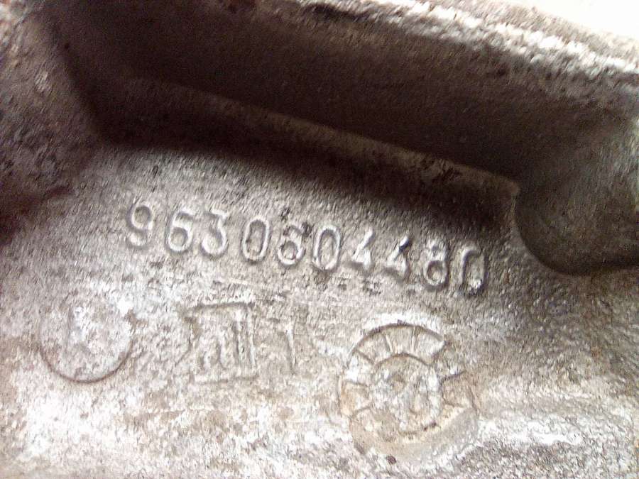 9630604480 Кронштейн полуоси Peugeot 307 2007г. | Фото № 5 9630604480 Кронштейн полуоси Peugeot 307 2007г. - Фото 5