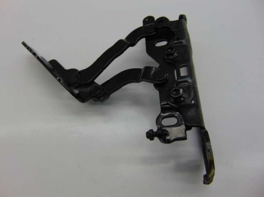 A2048800728 Петля капота левая  Mercedes E W212 2012г. | Фото № 8  A2048800728 Петля капота левая  Mercedes E W212 2012г. - Фото 8