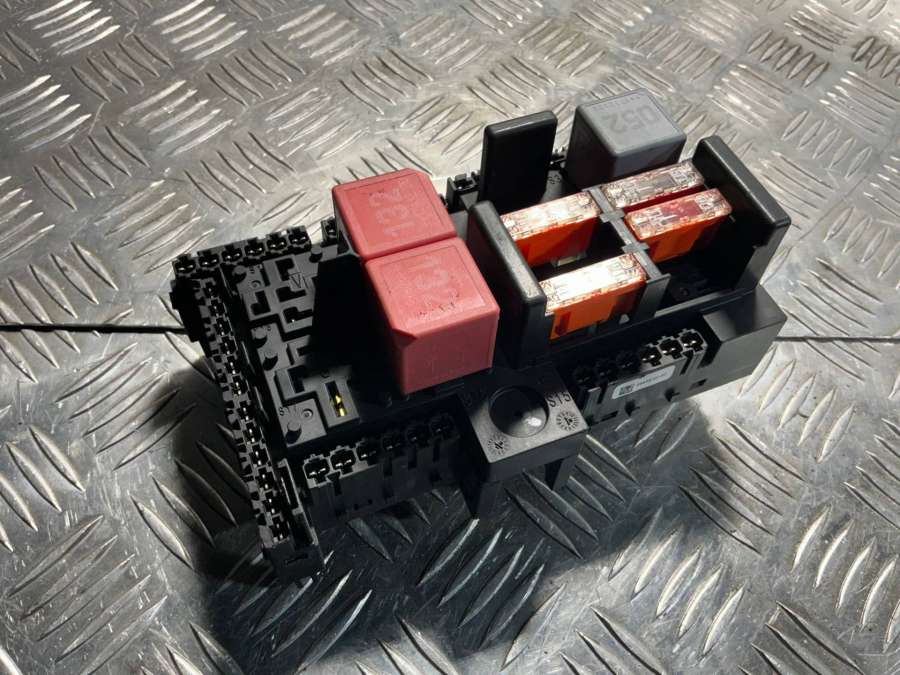 A2139068701 Блок предохранителей  Mercedes-Benz E W213/S213/C238/A238 0000г. | Фото № 1  A2139068701 Блок предохранителей  Mercedes-Benz E W213/S213/C238/A238 0000г. - Фото 1