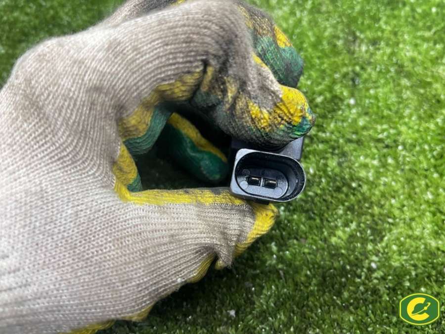 037906283C Клапан электромагнитный  Audi A4 2011г. | Фото № 5  037906283C Клапан электромагнитный  Audi A4 2011г. - Фото 5