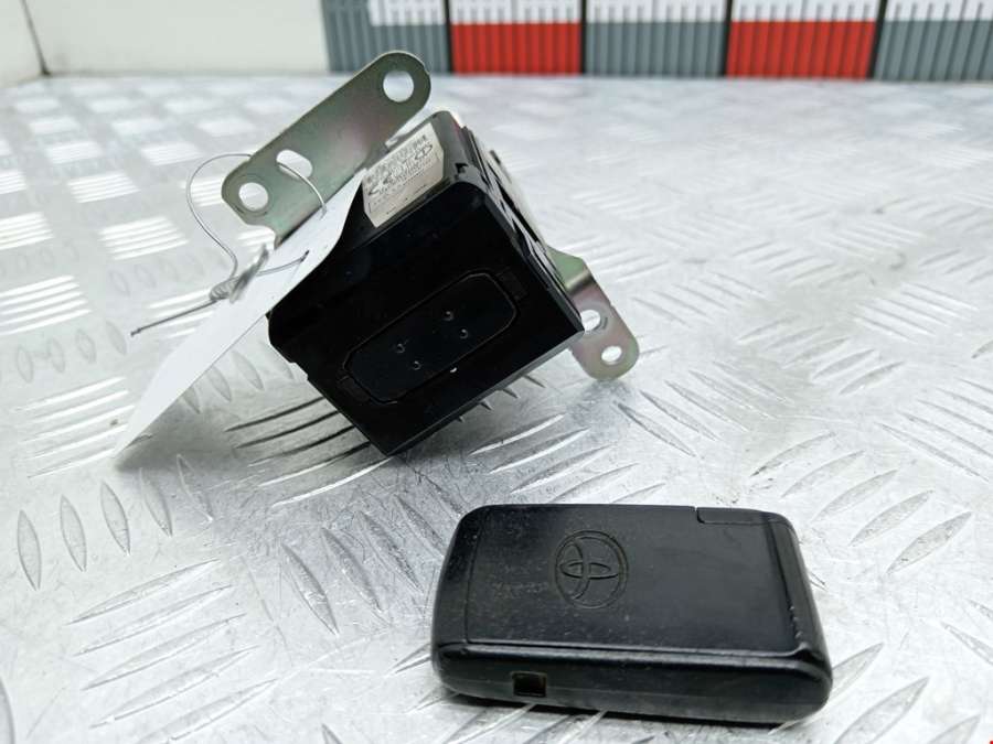 RI24KTY Замок зажигания Toyota Corolla Verso 2 (2004-2009) Минивэн 2004г. | Фото № 6 RI24KTY Замок зажигания Toyota Corolla Verso 2 (2004-2009) Минивэн 2004г. - Фото 6