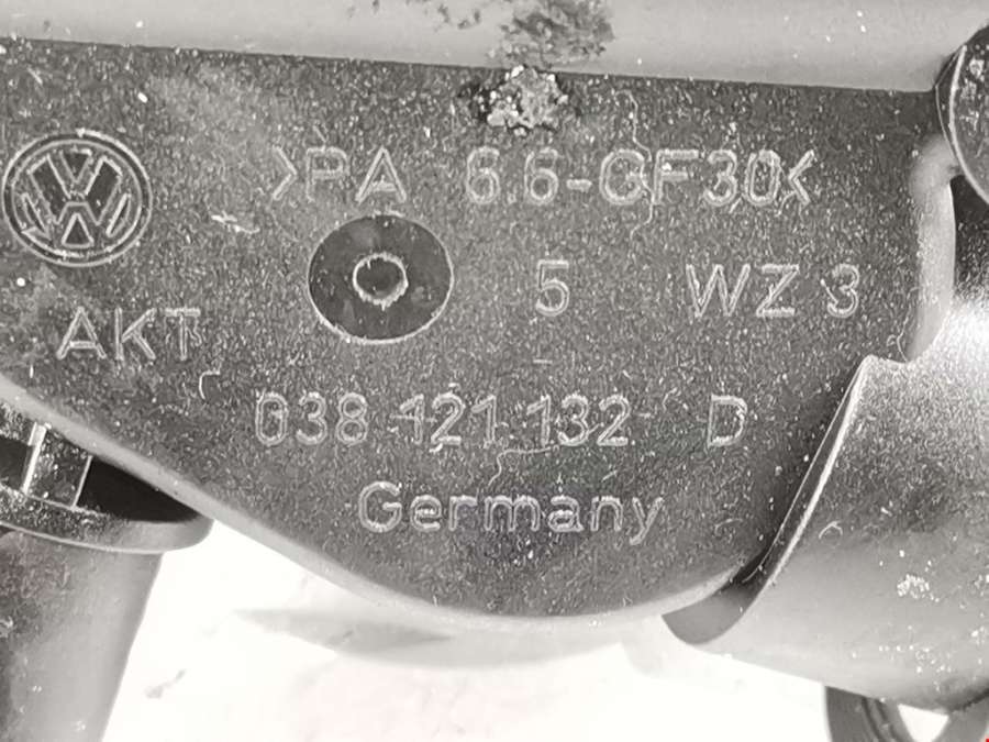 045121121A Фланец (штуцер системы охлаждения тройник) Audi A4 B6 (2000-2006) Седан 2007г. | Фото № 5 045121121A Фланец (штуцер системы охлаждения тройник) Audi A4 B6 (2000-2006) Седан 2007г. - Фото 5