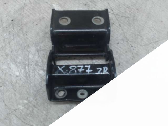 Петля боковой двери,право,зад Chrysler Voyager (2001 - 2007) Минивен 2006г. | Фото № 2 Петля боковой двери,право,зад Chrysler Voyager (2001 - 2007) Минивен 2006г. - Фото 2