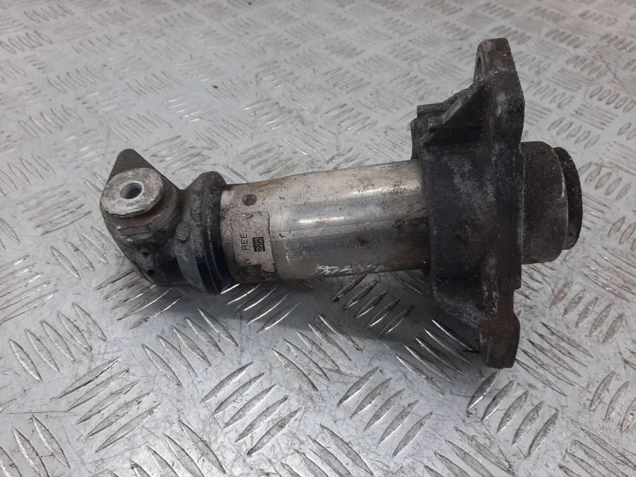 8H0807133A Отбойник бампера переднего Audi A4 B6 2004г. | Фото № 2 8H0807133A Отбойник бампера переднего Audi A4 B6 2004г. - Фото 2