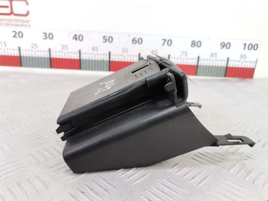 9637031977 Пепельница передняя Peugeot 307 (2001-2008) Универсал 2003г. | Фото № 4 9637031977 Пепельница передняя Peugeot 307 (2001-2008) Универсал 2003г. - Фото 4