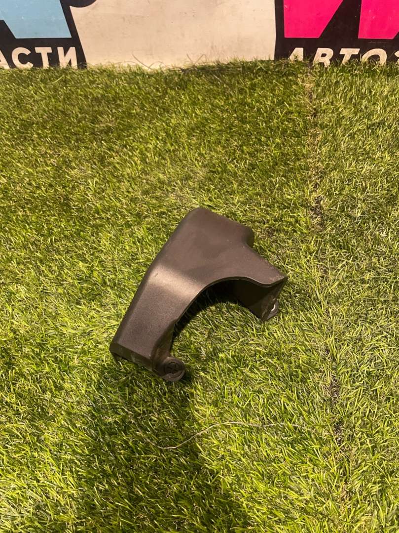 Пластик моторного отсека  Ford Explorer 2020г. | Фото № 1   Пластик моторного отсека  Ford Explorer 2020г. - Фото 1