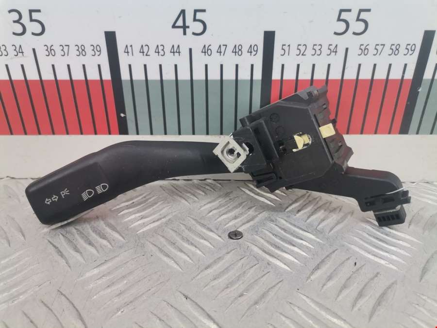 1K0953513 Переключатель поворотов (ближний дальний свет) Volkswagen Golf 5 (2003-2008) Хетчбэк 3дв. 2007г. | Фото № 2 1K0953513 Переключатель поворотов (ближний дальний свет) Volkswagen Golf 5 (2003-2008) Хетчбэк 3дв. 2007г. - Фото 2