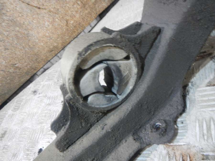 11240AV300 Балка передняя продольная  Nissan Primera 0000г. | Фото № 2  11240AV300 Балка передняя продольная  Nissan Primera 0000г. - Фото 2