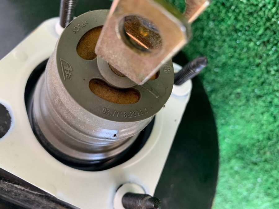 3M512B195AJ  Усилитель тормозов вакуумный   Ford C-Max I 2005г. | Фото № 8  3M512B195AJ  Усилитель тормозов вакуумный   Ford C-Max I 2005г. - Фото 8