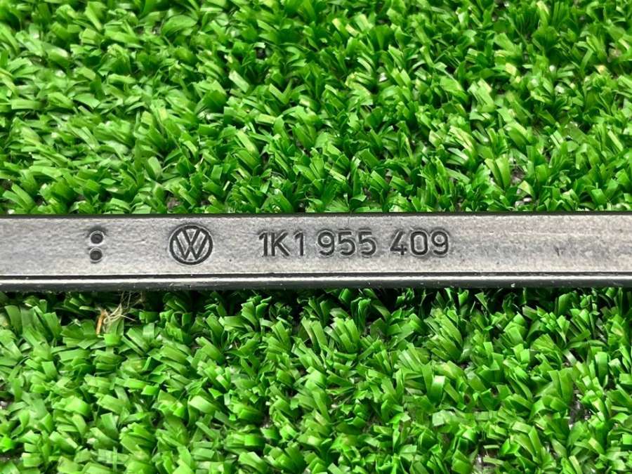 1K1955409 Щеткодержатель (поводок стеклоочистителя, дворник)  Volkswagen Bora 2005г. | Фото № 10  1K1955409 Щеткодержатель (поводок стеклоочистителя, дворник)  Volkswagen Bora 2005г. - Фото 10